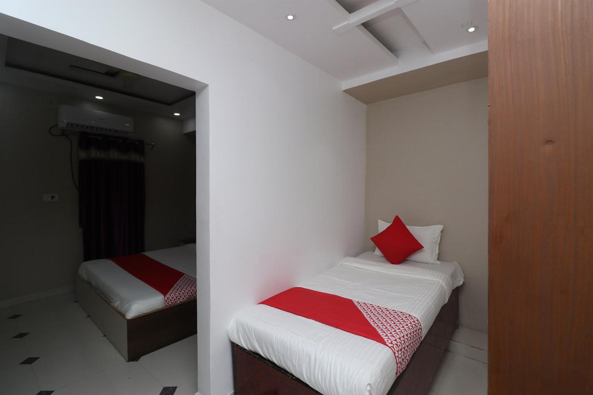 Hotel O Swastik Resort Colonelganj Kültér fotó