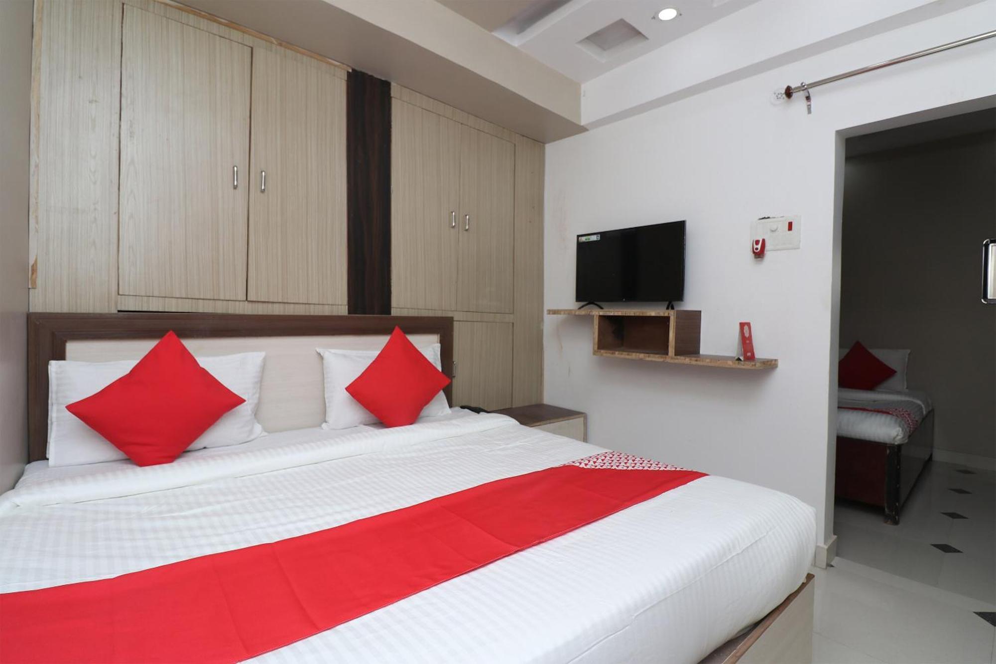 Hotel O Swastik Resort Colonelganj Kültér fotó