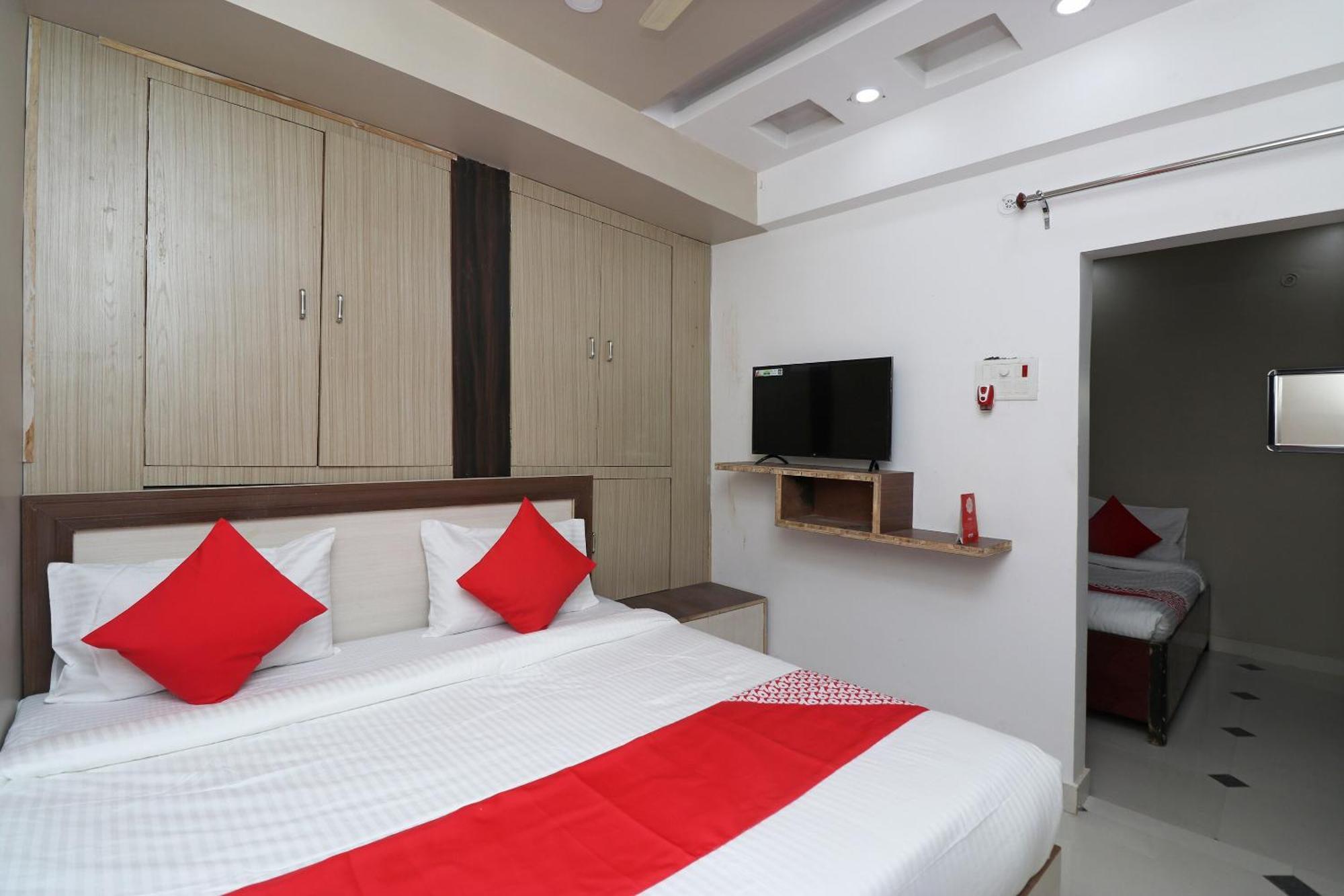Hotel O Swastik Resort Colonelganj Kültér fotó