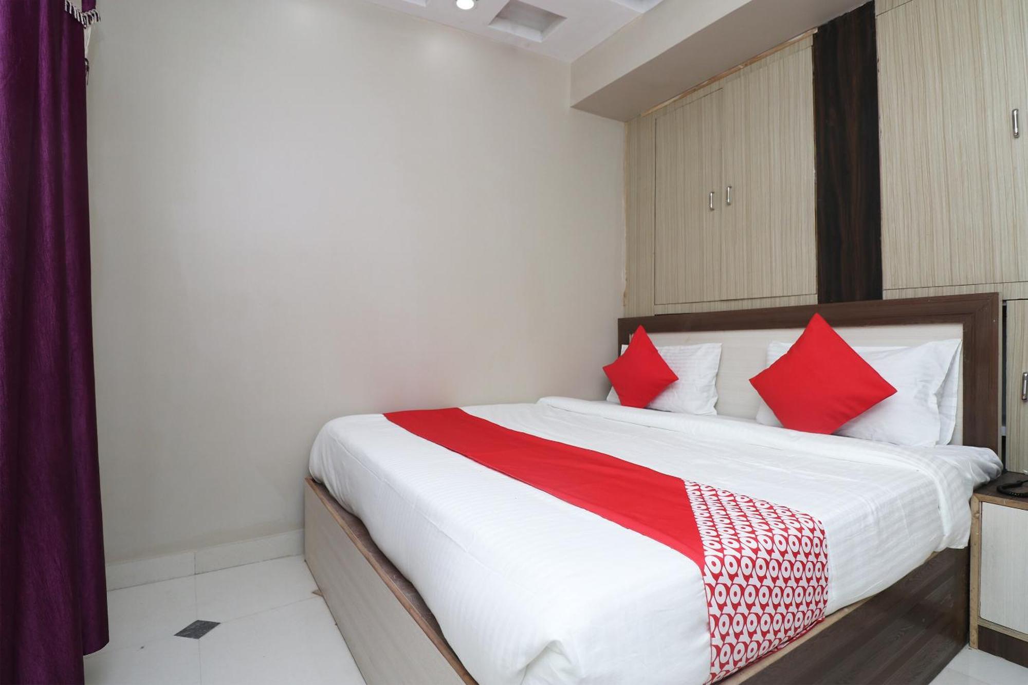 Hotel O Swastik Resort Colonelganj Kültér fotó