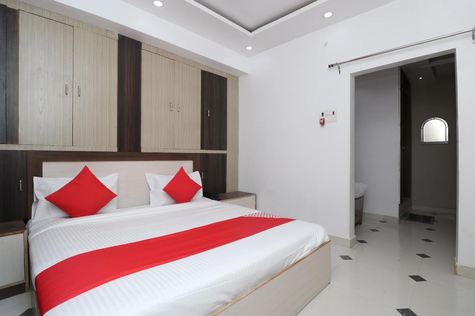 Hotel O Swastik Resort Colonelganj Kültér fotó