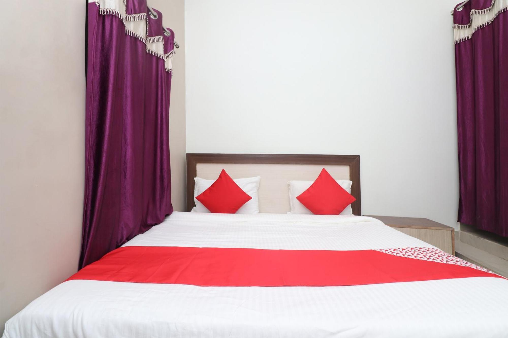 Hotel O Swastik Resort Colonelganj Kültér fotó