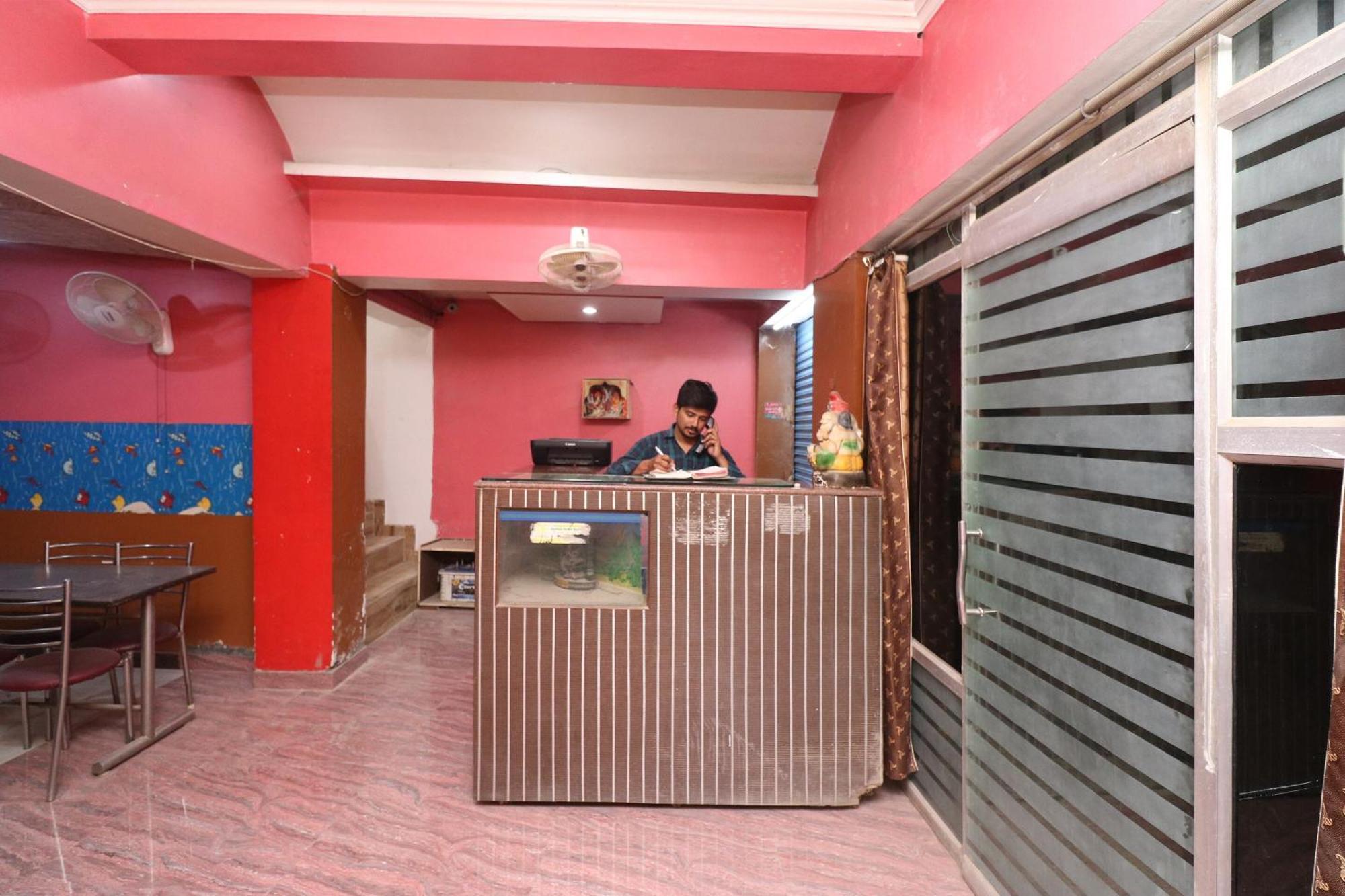 Hotel O Swastik Resort Colonelganj Kültér fotó