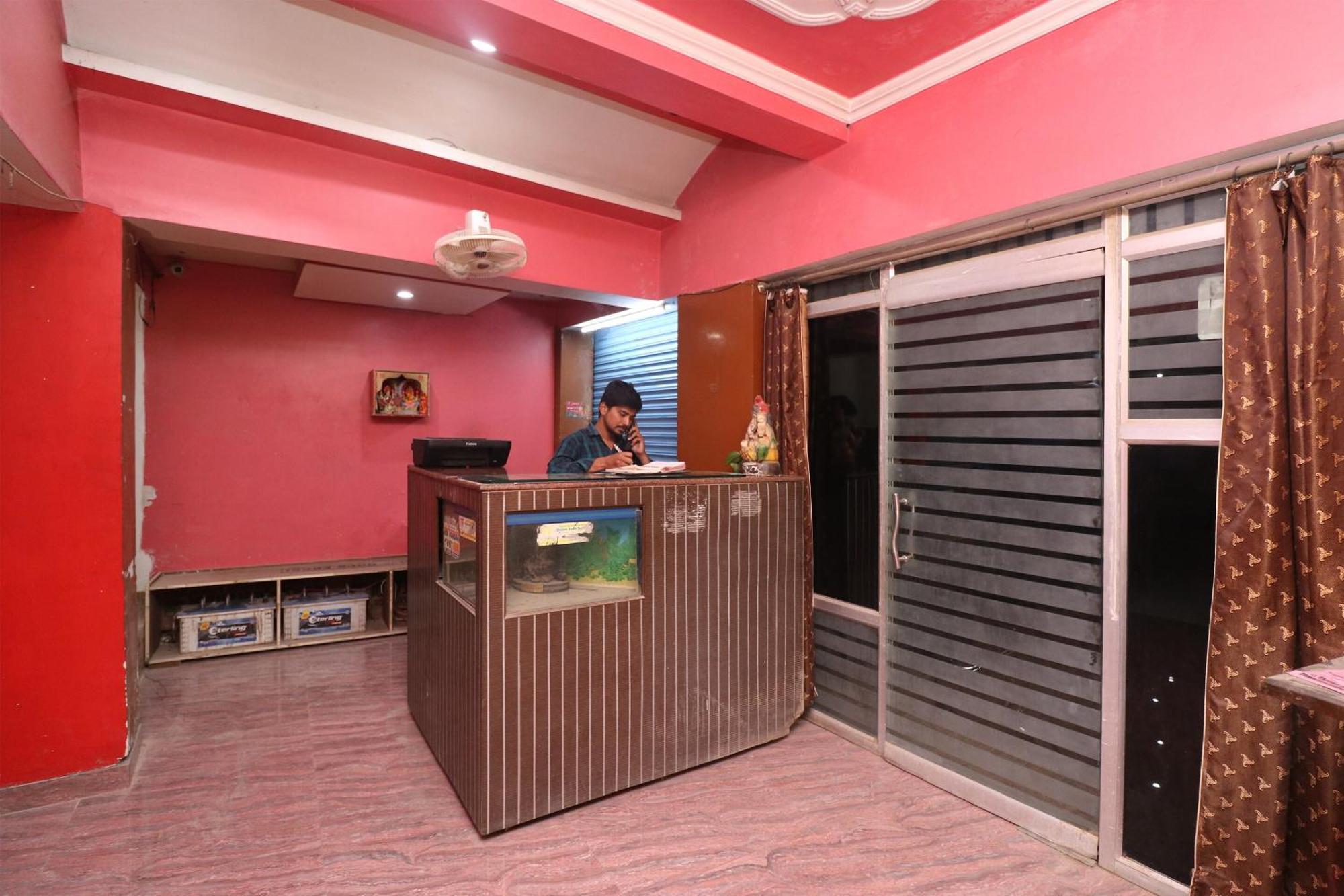 Hotel O Swastik Resort Colonelganj Kültér fotó