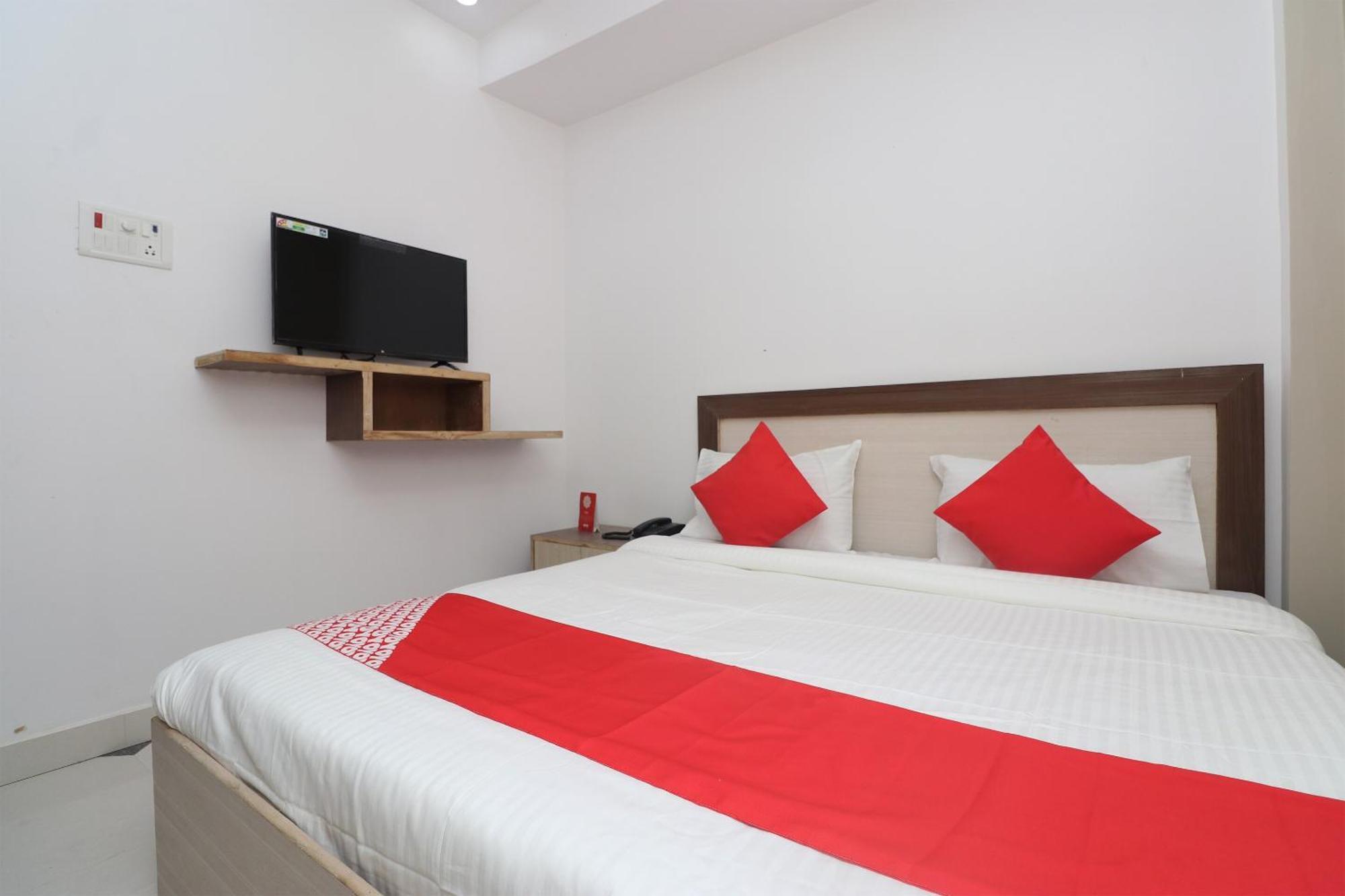 Hotel O Swastik Resort Colonelganj Kültér fotó